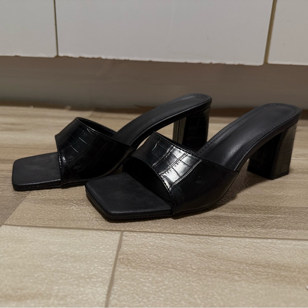 Elegant Black Women's Heeled Sandals